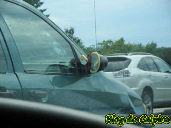Consertei o retrovisor!